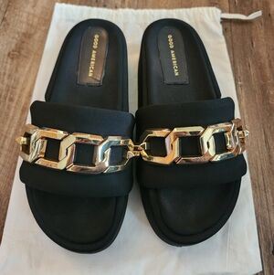 Good American Black Slides with Gold Chain Accent